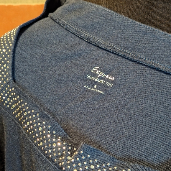 Express | Basic Sexy Tee in Navy | Size Small - Picture 5 of 5